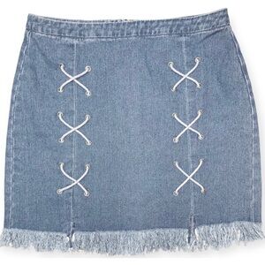 Hayden Denim Fringe Criss Cross Skirt Women’s Size Large Exposed Zipper Closure